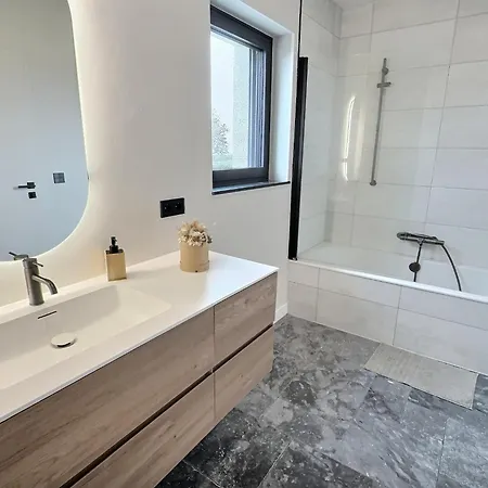 Villa Moderne Avec Piscine Schengen